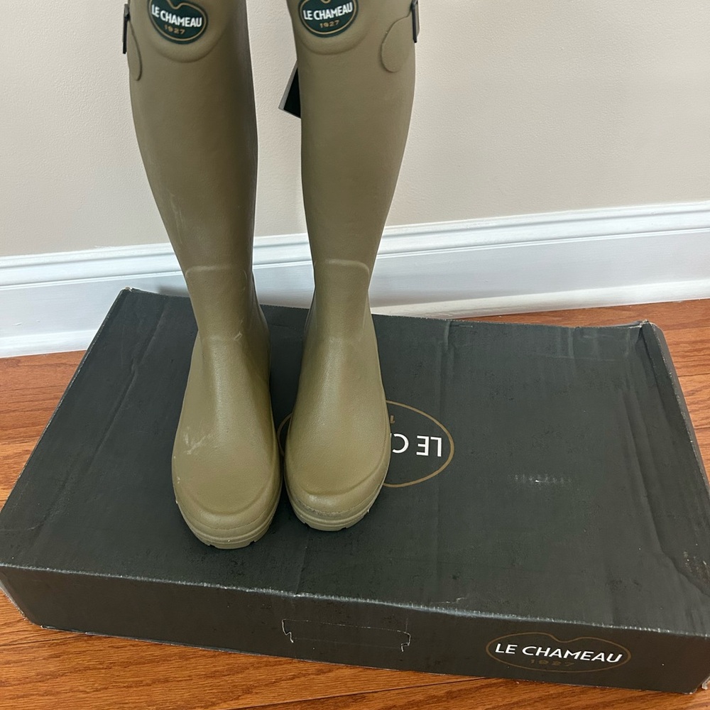 Le Chameau Verzon City Alltracks Boots in Olive. 16" Tall